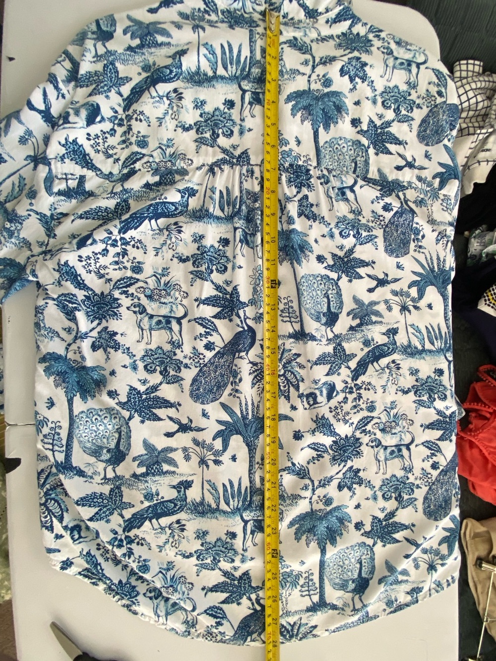 Jane and Delancey Blue and White Printed Women’s Top animal - Picture 12 of 13